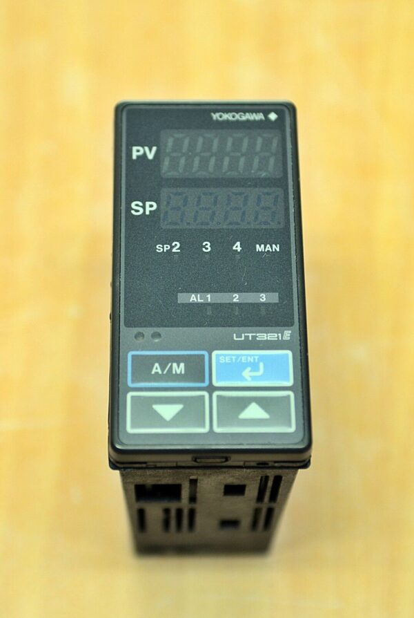 Temperature Controller UT321E ( YOKOGAWA )
