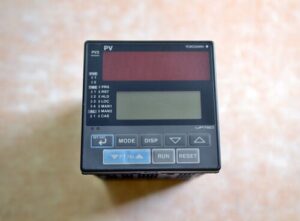 Temperature Controller UT750 ( YOKOGAWA )